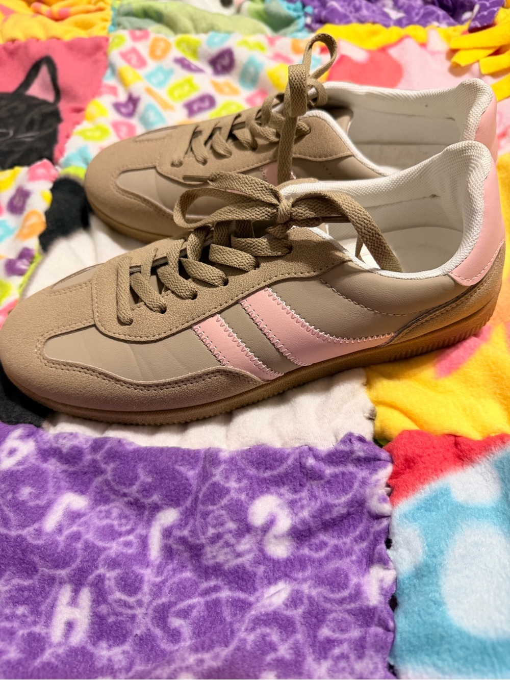 Madden Girl Beige Sneakers with Pink Stripes Used in good condition